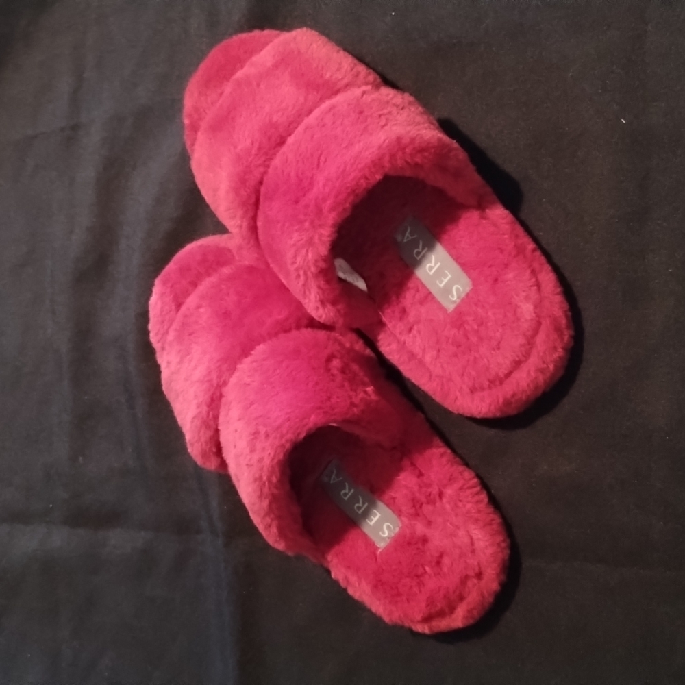 Serra Faux Fur Slides/Slippers Color: Red Size: 5/6